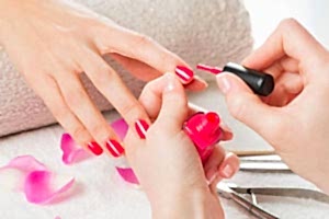 декоративное покрытие ногтей лаком