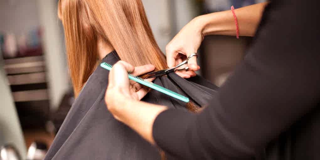 Стрижка в парикмахерской на Западном