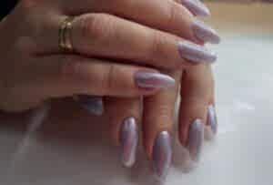 перламутровый маникюр в Алматые